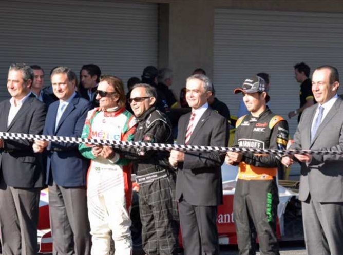 Inauguran el nuevo Autódromo Hermanos Rodríguez en el DF