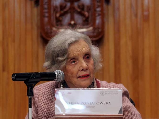 Mujeres, preparadas para dirigir UNAM y al país: Rosaura Ruiz