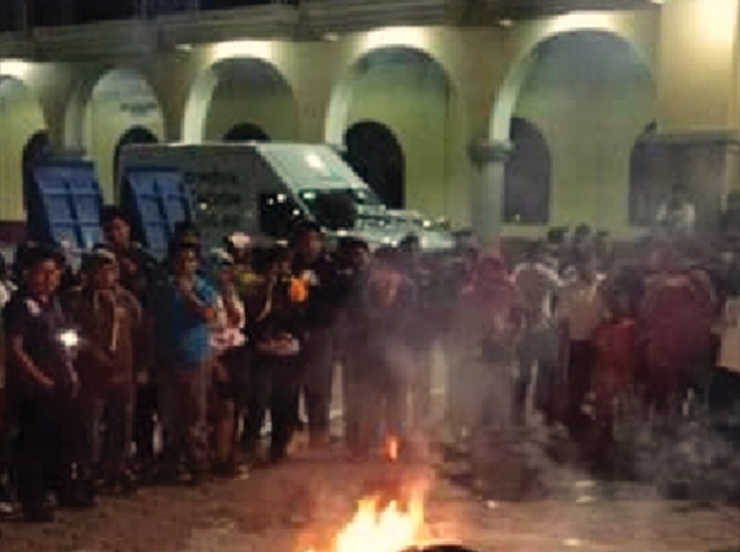 Tras linchamiento, gobierno de Puebla asume mando policial en Ajalpan