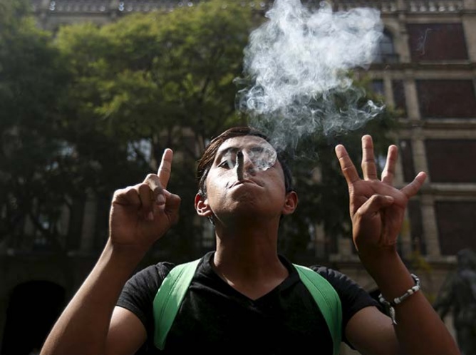 Fallo sobre mariguana en México sacude a política antidrogas de EU