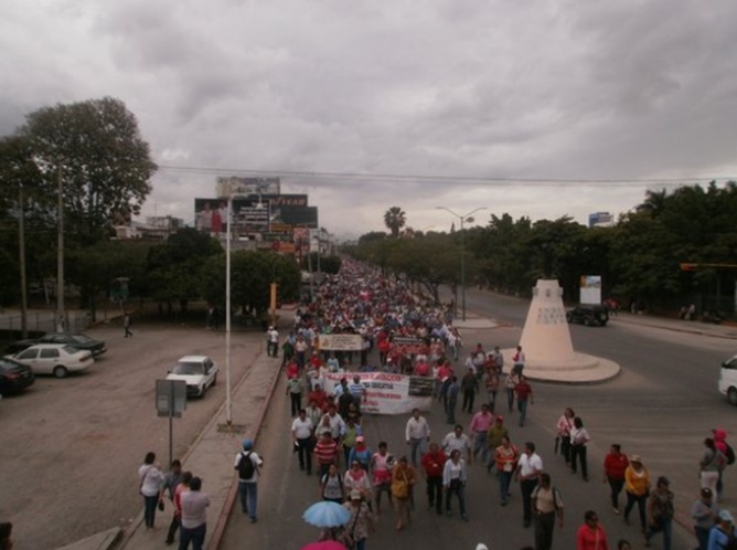 Inicia CNTE en Chiapas plantón en plaza de Tuxtla Gutiérrez