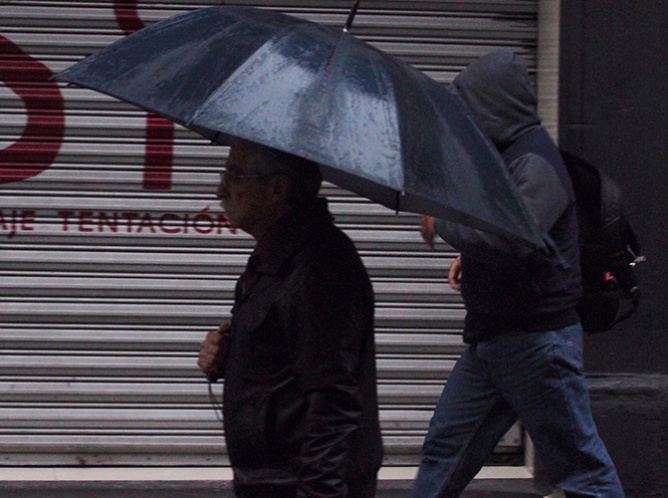 Prevén lluvias aisladas por la tarde en el Valle de México