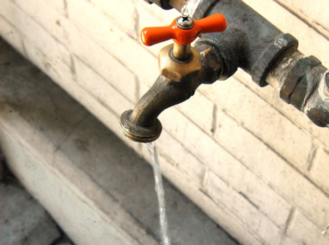 Vecinos denuncian falta de agua en la Roma