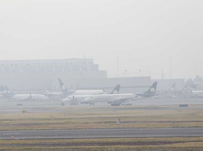 Suspenden operaciones en el Aeropuerto por banco de niebla