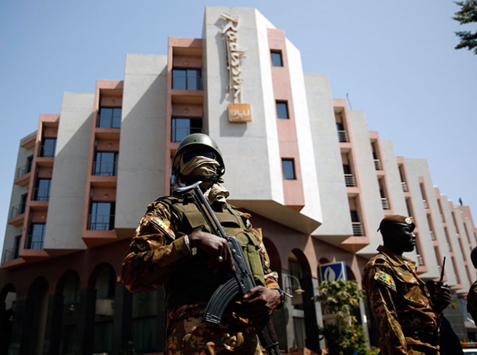 Dos arrestados por ataque a hotel de lujo en Mali
