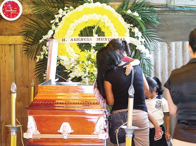 Suman ya 28 muertos por tragedia en Coatzacoalcos