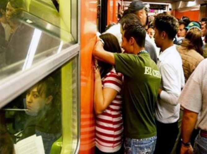 Guía para sobrevivir al acoso sexual en el Metro