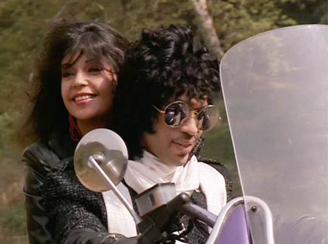 A subasta chaqueta de Prince usó en la cinta 'Purple Rain'