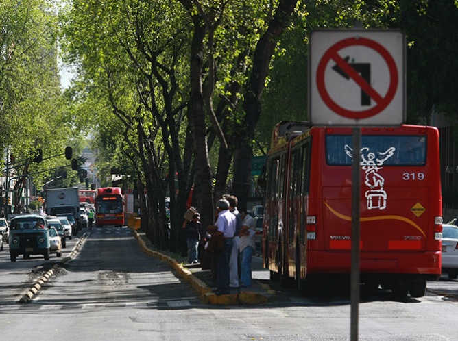  Línea 6 del Metrobús aplica desvíos por festejos en San Juan de Aragón