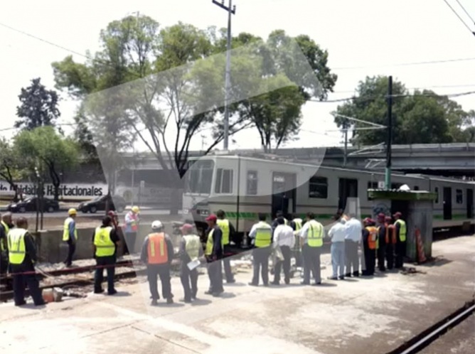 Descarrila vagón del Tren Ligero en estación Estadio Azteca