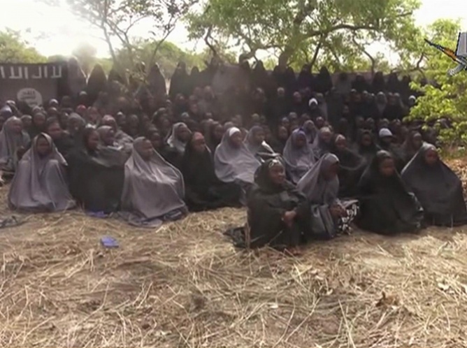 Hallan con vida a una de las más de 200 niñas secuestradas por Boko Haram en Nigeria