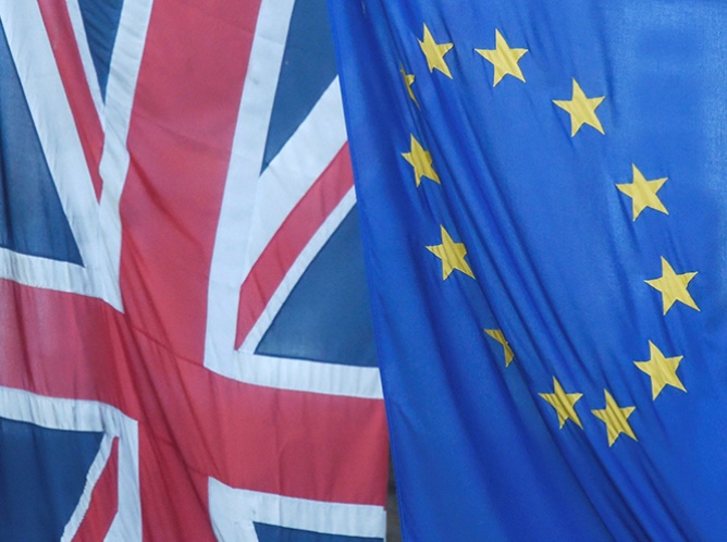 La UE pide al Reino Unido agilizar su salida