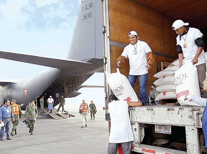Llegan víveres a Oaxaca; inicia puente aéreo de productos básicos