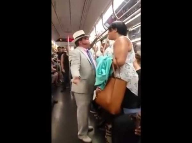 Seguidor de Trump ofende a mujer en el Metro