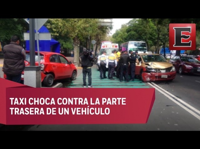Fuerte accidente vial en Reforma deja una mujer lesionada