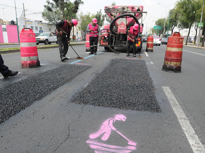 Restauran asfalto en la ruta del Maratón Ciudad de México