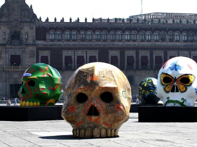 Calaveras gigantes, paseo ciclista y Zócalo, listos para Día de Muertos