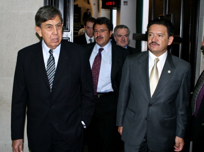 Cárdenas pide la renuncia de Navarrete por crisis del PRD