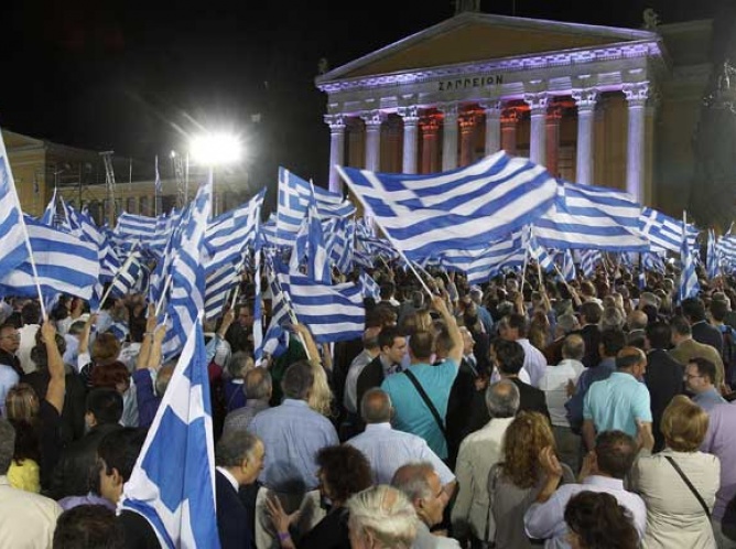 Si sube tasa de interés en Grecia, desacelera crecimiento: Mauricio Flores