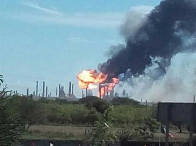 Se registra explosión en refinería de Salina Cruz, Oaxaca