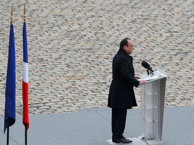 Hollande encabeza homenaje a víctimas de atentados en París