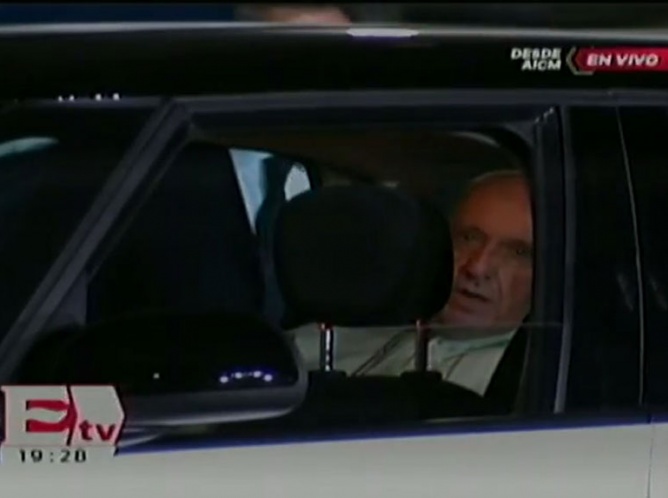 Papa Francisco regresa a la CDMX tras jornada en Morelia