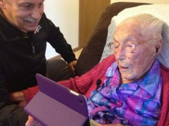 Anciana de 114 años se cambia la edad para abrir cuenta de Facebook