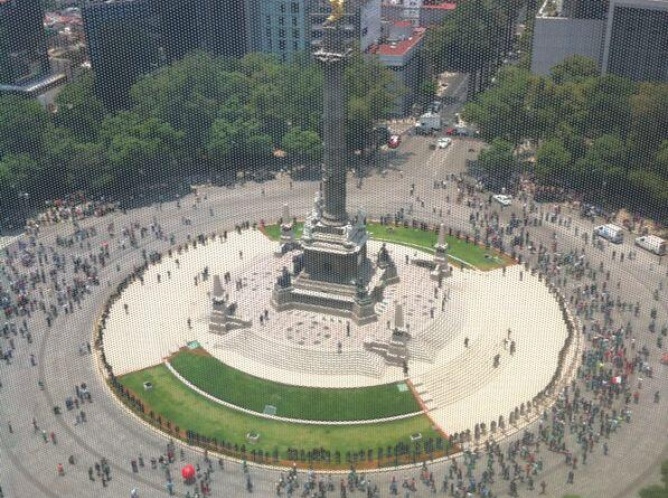 Mexicanos festejan en el Ángel de la Independencia 