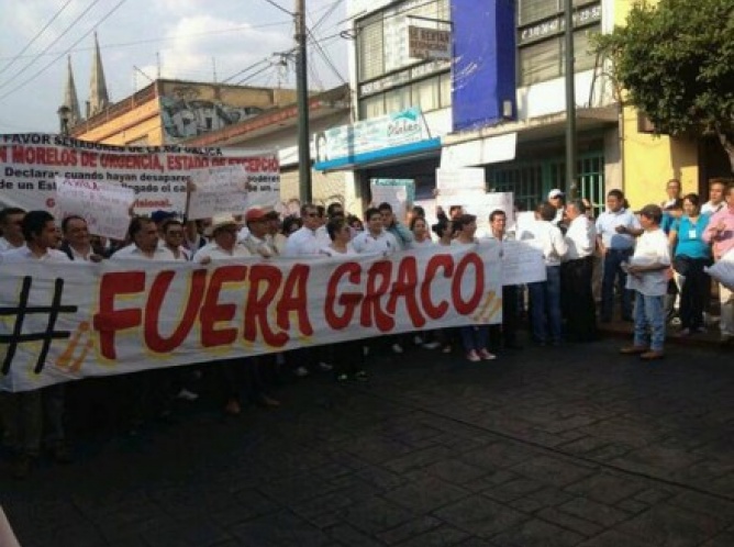 Inconformes marchan en contra del gobierno de Graco Ramirez