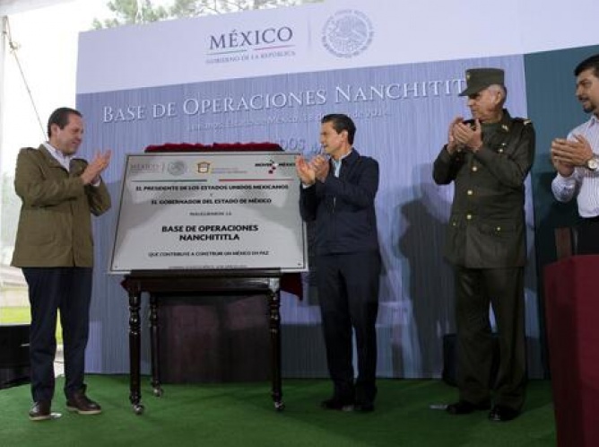 Peña Nieto visita nueva base militar en Edomex
