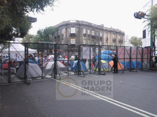 Manifestantes de la CNTE bloquean Bucareli, Alternativa: Av.Chapultepec