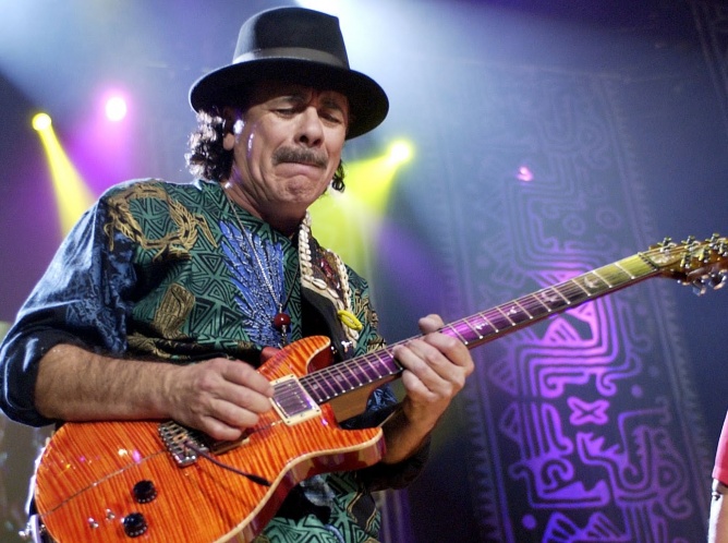 Comienza montaje de escenario para concierto de Santana