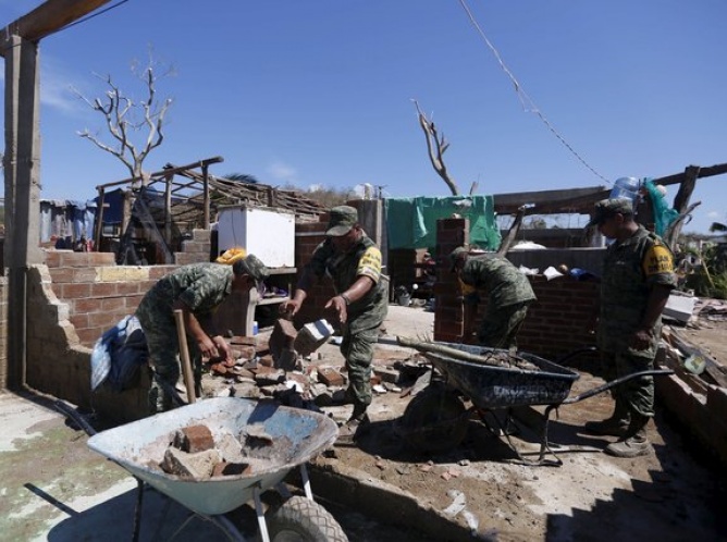 Infonacot apoya a trabajadores afectados por desastres naturales: César Martínez
