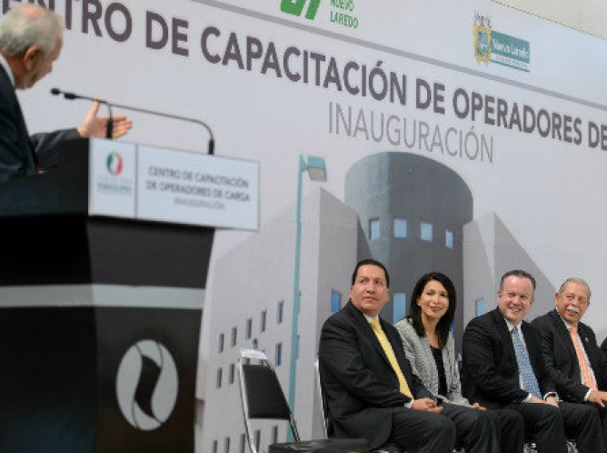 Inauguración del Centro de Capacitación de Operadores de Carga en Laredo