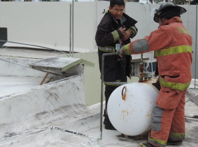 Intenta robar tubería y provoca fuga de gas en Tacubaya
