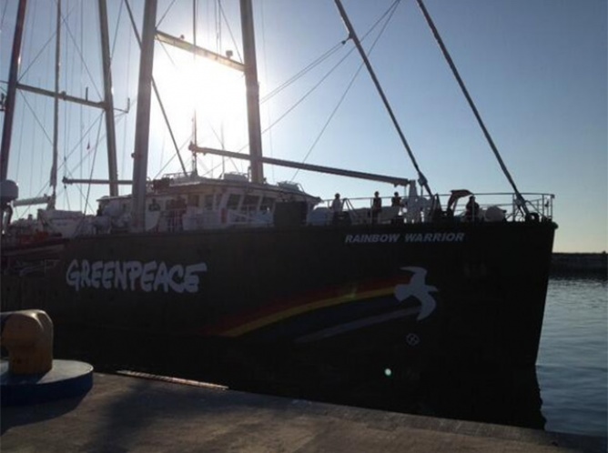 Greenpeace arriba al puerto de Mazatlán