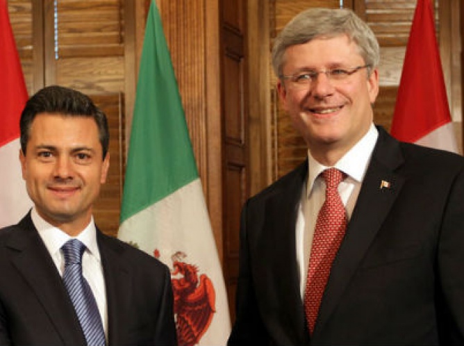 Peña Nieto recibe en Palacio Nacional a Stephen Harper