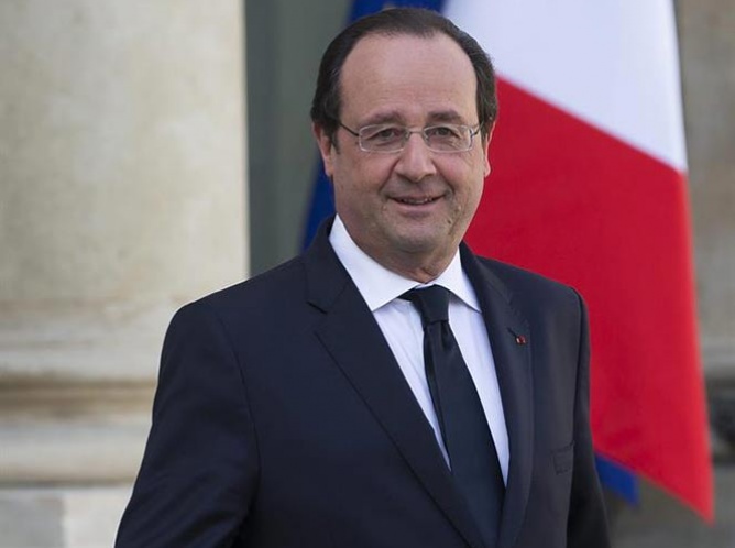 François Hollande es nombrado huésped distinguido del DF