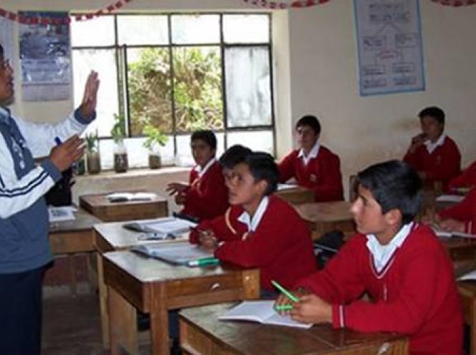 Aseguran pagos a los maestros de Guerrero durante el 2015