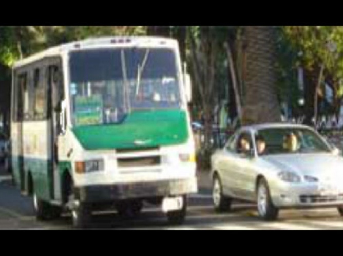 Microbuseros del DF exigen alza en tarifas