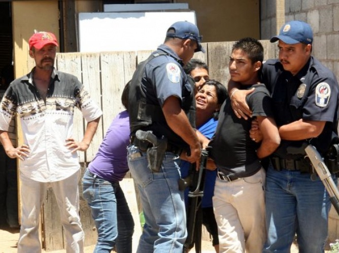 Detienen a presunta célula del cártel en Estado de México