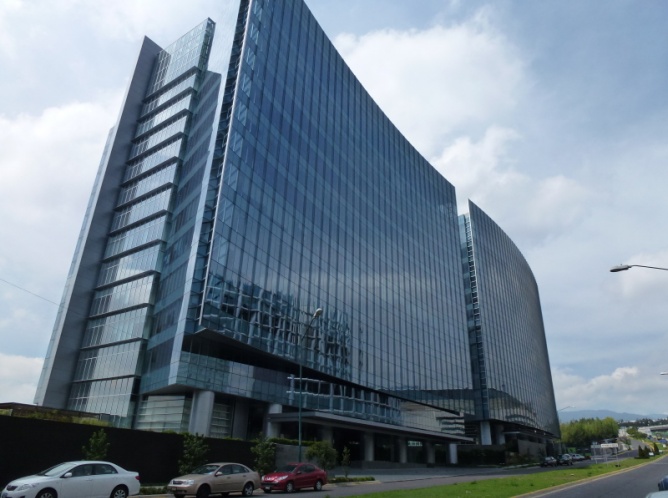 Inaugurá cuarto centro de negocios Iza Business Center