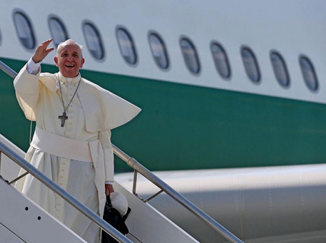 El Papa tendrá un atención especial en sus viajes en avión: Hugo Tamborrel