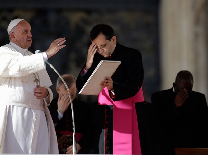 El Papa Francisco apoyó a obispo casado