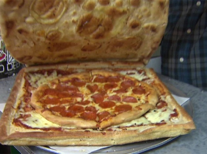 Este es el mejor invento del mundo, pizzas en cajas hechas de... ¡PIZZA!