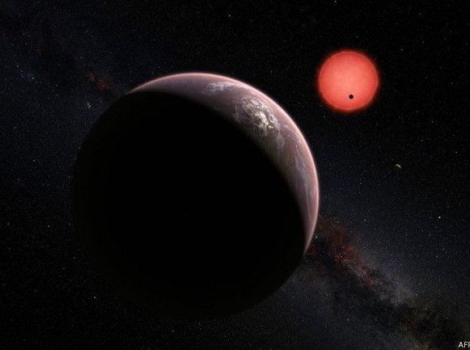 Científicos descubren tres planetas potencialmente habitables