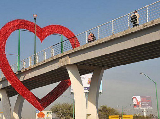 Puente del amor para el 14 de Febrero en León 