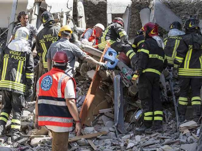 Activa México números de emergencia por sismo en Italia