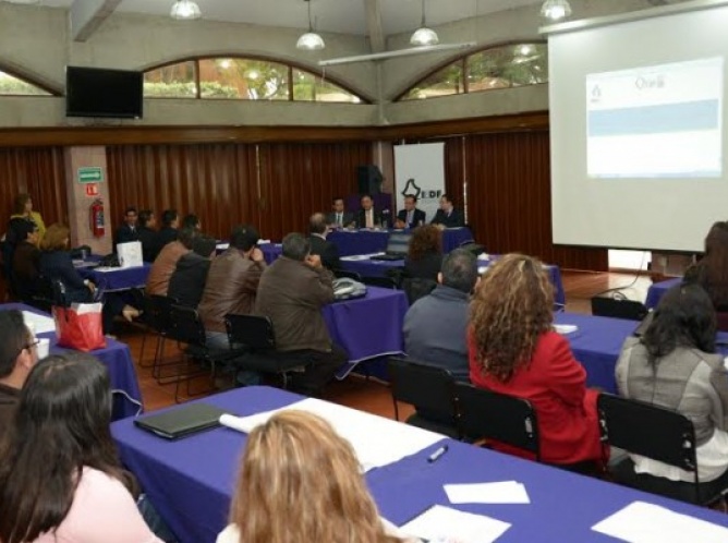 IEDF imparte taller sobre papel de autoridades electorales